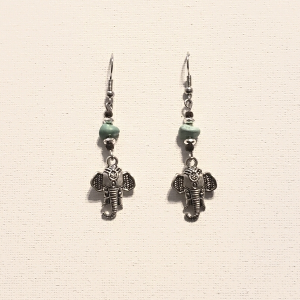 3/$25 🌹🌹🌹 2 2/8 inch  Beautiful Handmade Earrings 🌹🌹🌹